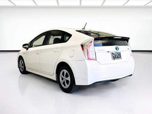 Super White 2015 Toyota Prius Two