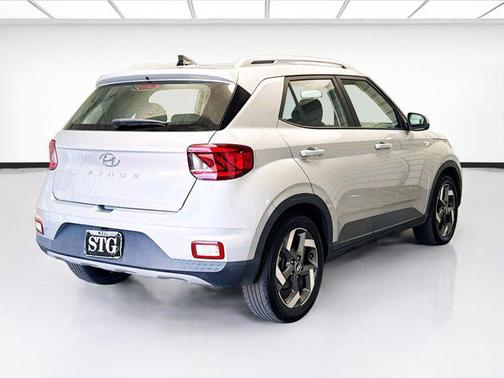 2022 Hyundai VENUE SEL