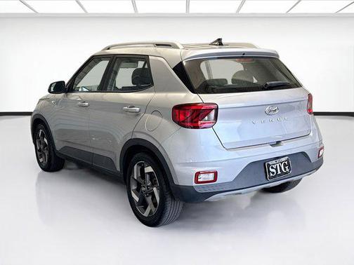 2022 Hyundai VENUE SEL