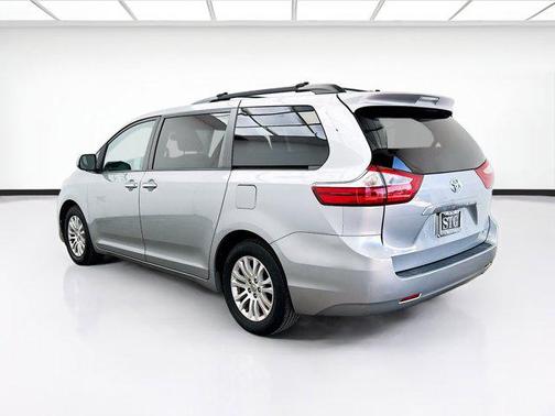 Silver Sky Metallic 2017 Toyota Sienna XLE