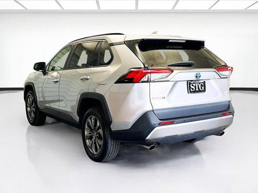 2022 Toyota RAV4 Hybrid SE