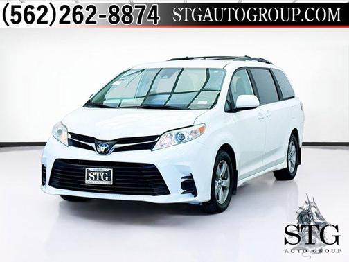 2019 Toyota Sienna LE