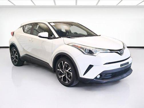 Blizzard Pearl 2018 Toyota C-HR XLE Premium