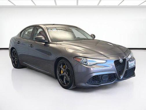 2018 Alfa Romeo Giulia Base