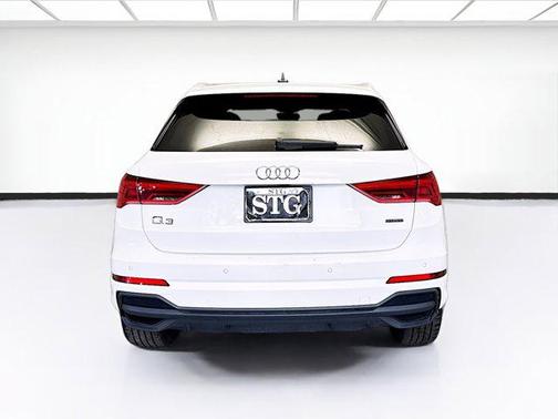 2023 Audi Q3 Premium 45 TFSI S line quattro Tiptronic