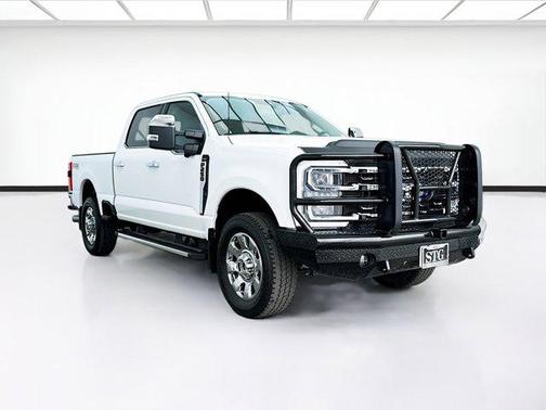 Oxford White 2024 Ford F-250 Lariat
