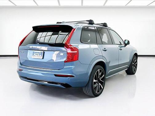 2023 Volvo XC90 Recharge Plug-In Hybrid T8 Plus Dark Theme 7-Seater