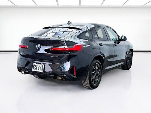 2023 BMW X4 xDrive30i