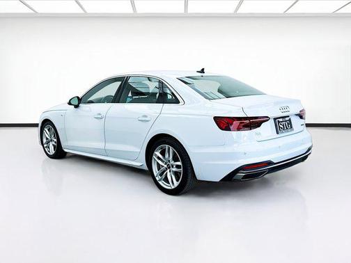 2022 Audi A4 45 S line Premium Plus