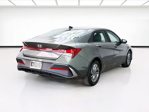 Amazon Gray 2024 Hyundai ELANTRA SEL