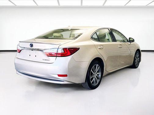 2017 Lexus ES 300h Base