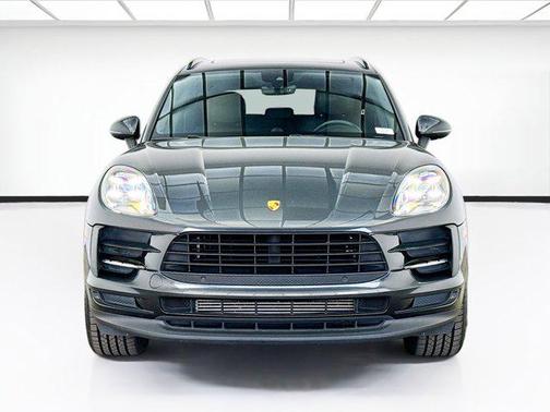 Volcano Grey Metallic 2021 Porsche Macan Macan S