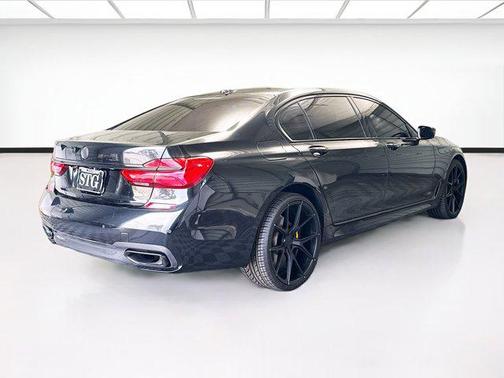 2016 BMW 740 740i