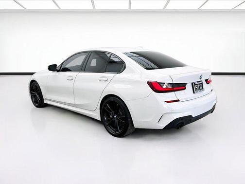 Alpine White 2022 BMW 330 330i