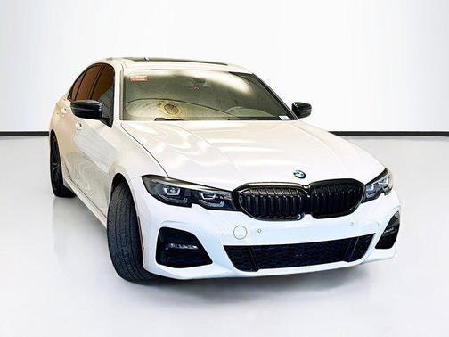 Alpine White 2022 BMW 330 330i
