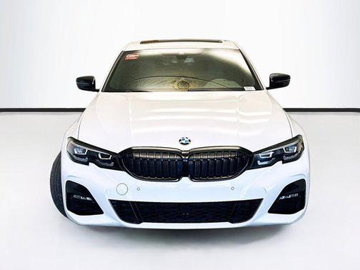 Alpine White 2022 BMW 330 330i