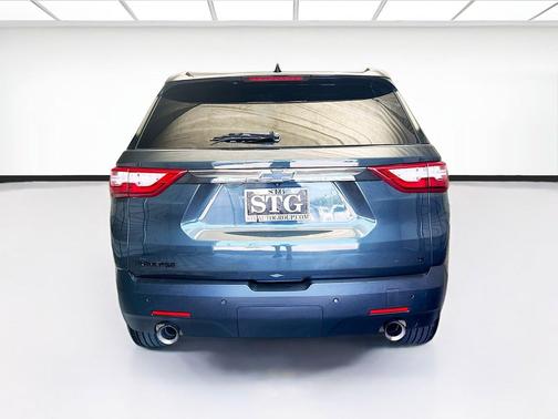 Graphite Metallic 2019 Chevrolet Traverse LT Cloth