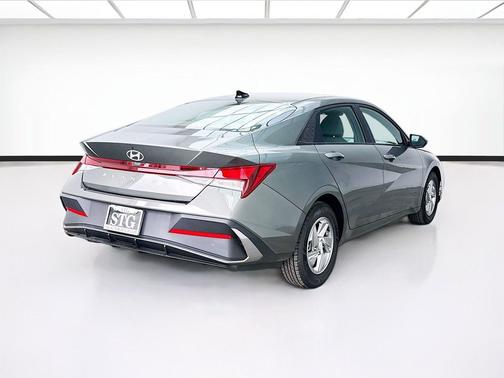 Amazon Gray 2025 Hyundai ELANTRA SE