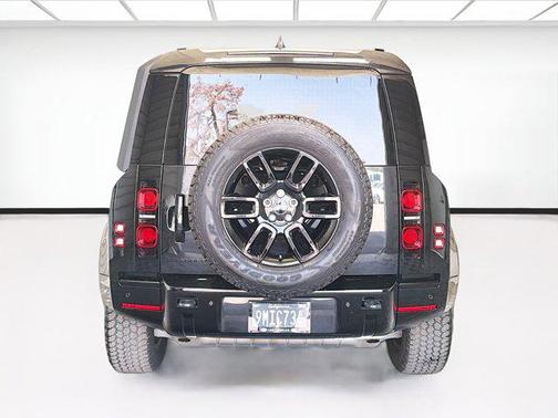 Santorini Black Metallic 2024 Land Rover Defender 110 P400 X-Dynamic SE