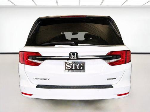 Platinum White 2022 Honda Odyssey Touring