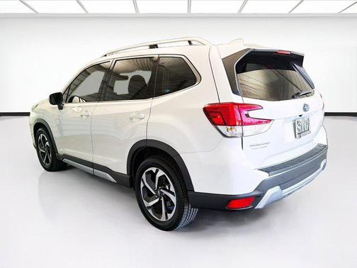 Crystal White Pearl 2022 Subaru Forester Touring