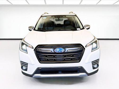 Crystal White Pearl 2022 Subaru Forester Touring