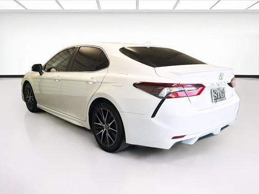 Ice 2023 Toyota Camry SE