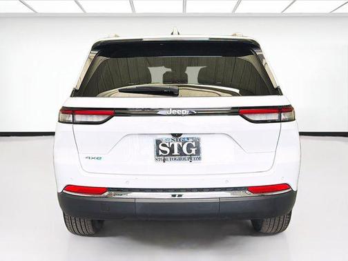 2022 Jeep Grand Cherokee 4xe Base