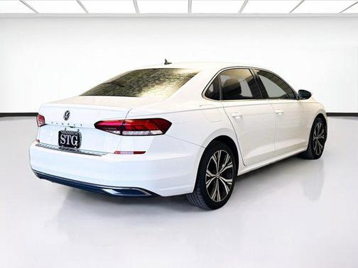 2022 Volkswagen Passat 2.0T SE