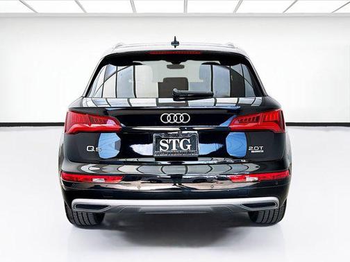 Brilliant Black 2018 Audi Q5 2.0T Premium Plus