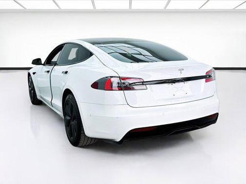 2022 Tesla Model S Base
