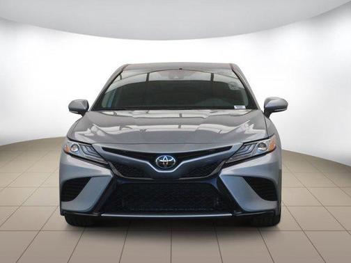 Photo 3 of 29 of 2020 Toyota Camry XSE
