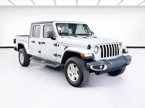 Silver Zynith Clearcoat 2022 Jeep Gladiator Sport S
