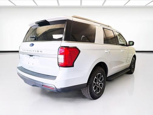Oxford White 2024 Ford Expedition XLT