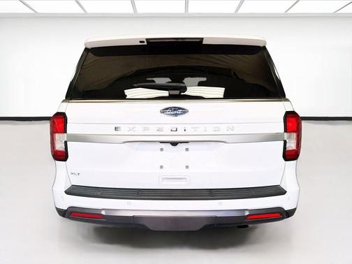 Oxford White 2024 Ford Expedition XLT