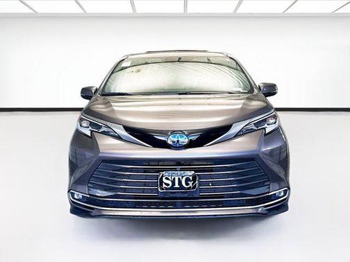 2021 Toyota Sienna Platinum 7 Passenger