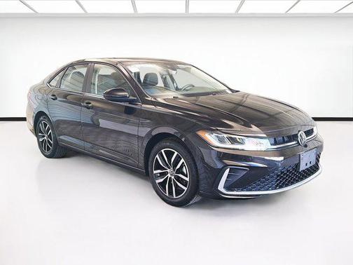 Deep Black Pearl 2025 Volkswagen Jetta 1.5T SE