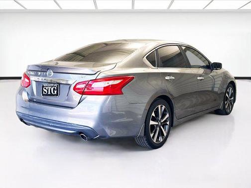 2016 Nissan Altima 2.5 SR
