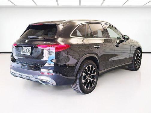 Black 2025 Mercedes-Benz GLC 350e Base