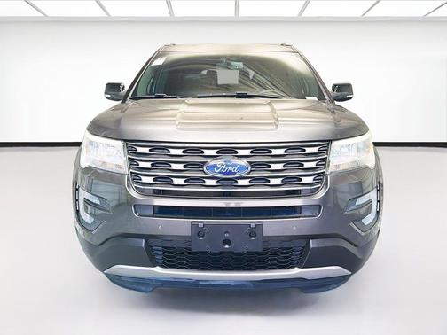 Magnetic 2017 Ford Explorer XLT