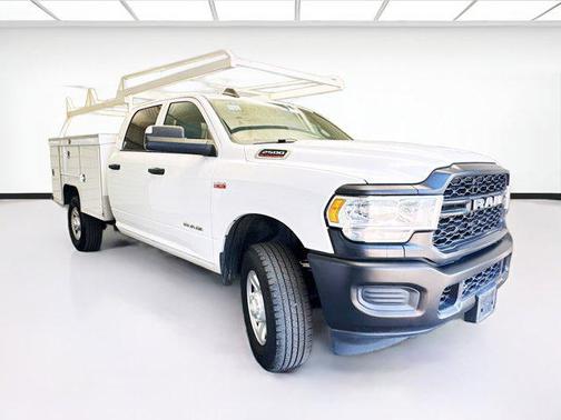 2022 RAM 2500 Tradesman Crew Cab 4x4 8' Box