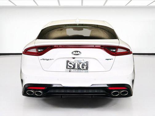 Snow White Pearl 2018 Kia Stinger GT1