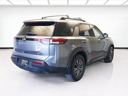 2022 Nissan Pathfinder SV 2WD