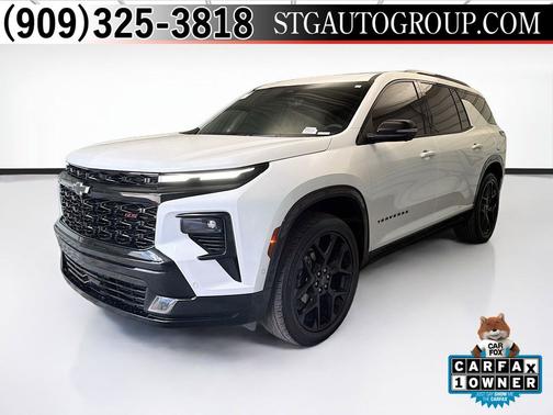 Iridescent Pearl Tricoat 2024 Chevrolet Traverse RS