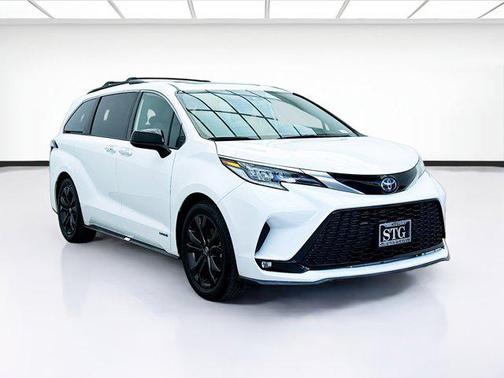 2021 Toyota Sienna XSE 7 Passenger