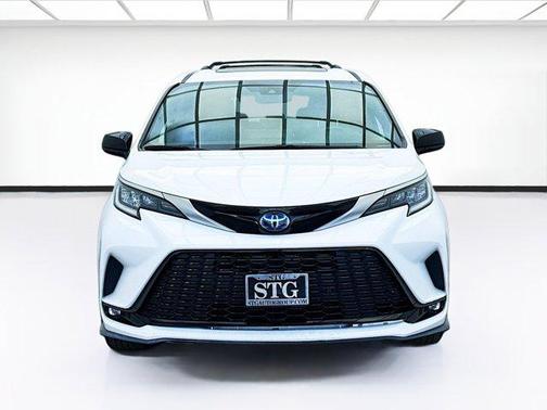 2021 Toyota Sienna XSE 7 Passenger
