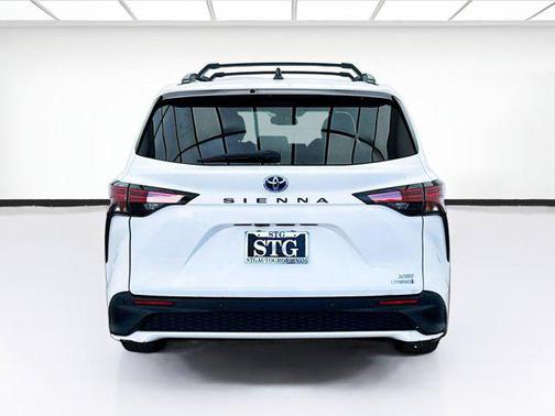 2021 Toyota Sienna XSE 7 Passenger