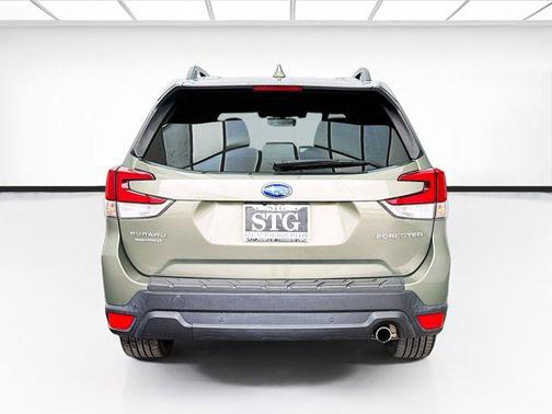 Jasper Green Metallic 2021 Subaru Forester Limited