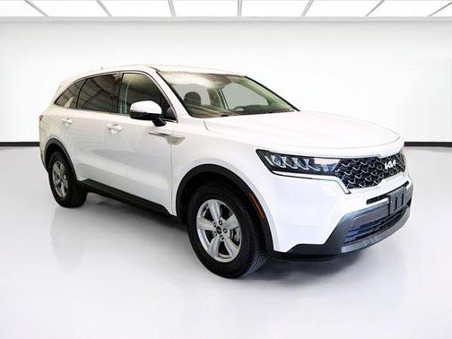 Glacial White Pearl 2023 Kia Sorento LX