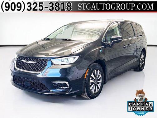 2022 Chrysler Pacifica Hybrid Touring L